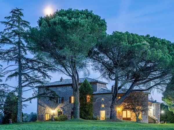 casa indipendente in vendita a Lubriano