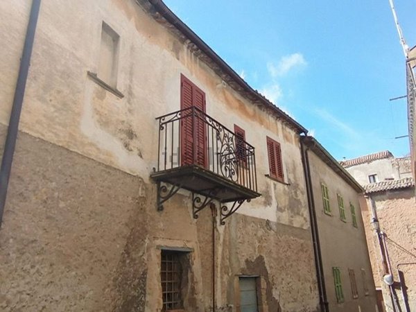 casa indipendente in vendita a Lubriano