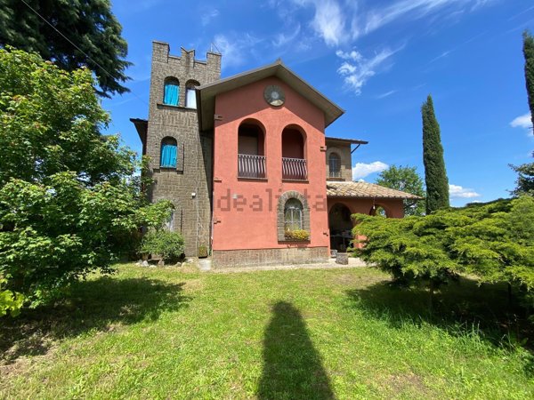 casa indipendente in vendita a Lubriano