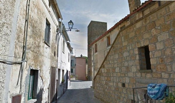 casa indipendente in vendita a Lubriano