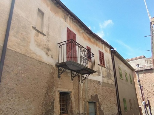 casa indipendente in vendita a Lubriano