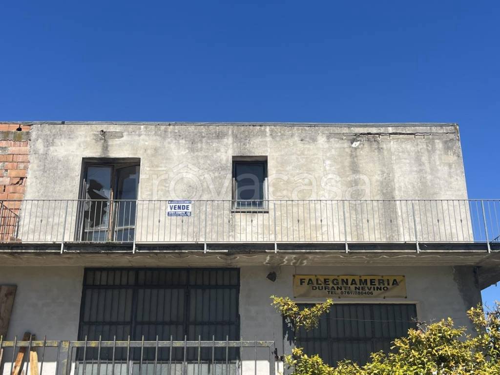 negozio in vendita a Lubriano