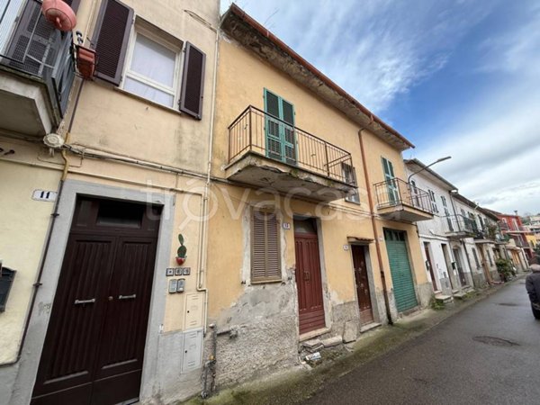 casa indipendente in vendita a Marta