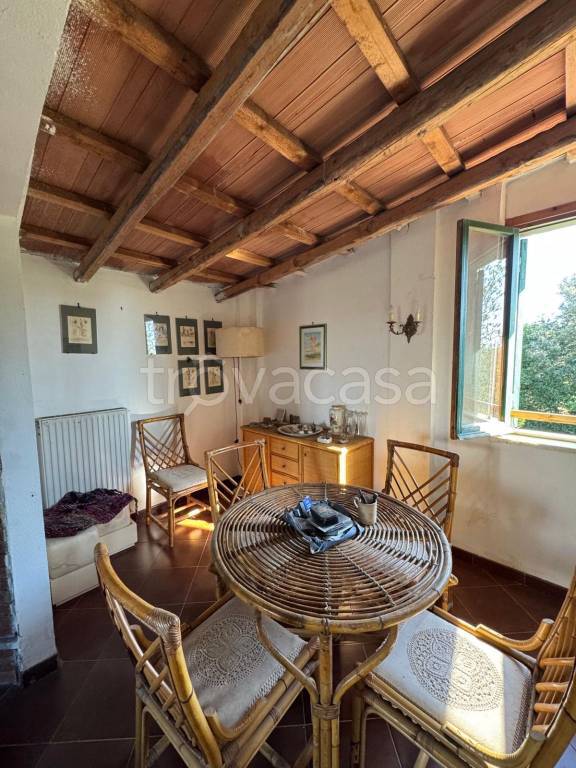 casa indipendente in vendita a Marta