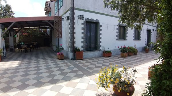 casa indipendente in vendita a Marta