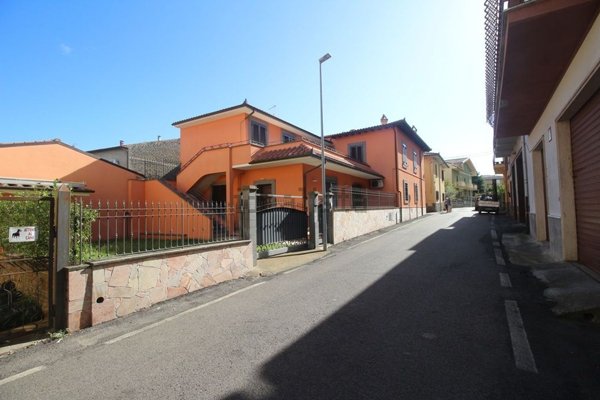 appartamento in vendita a Marta