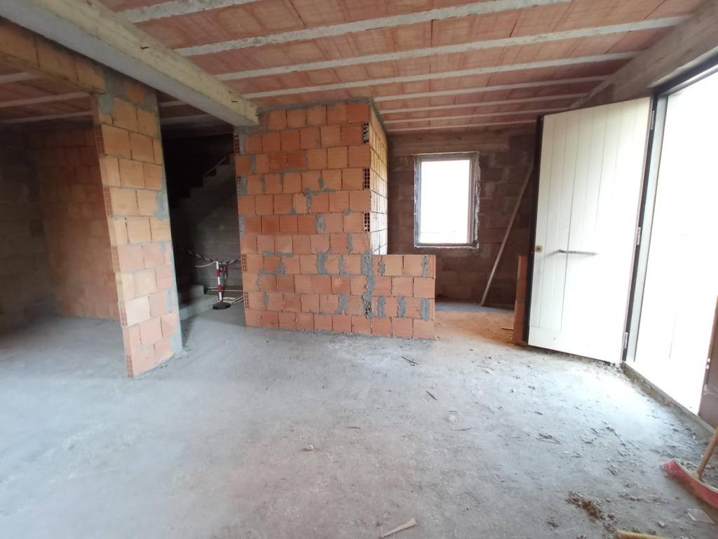 casa indipendente in vendita a Marta