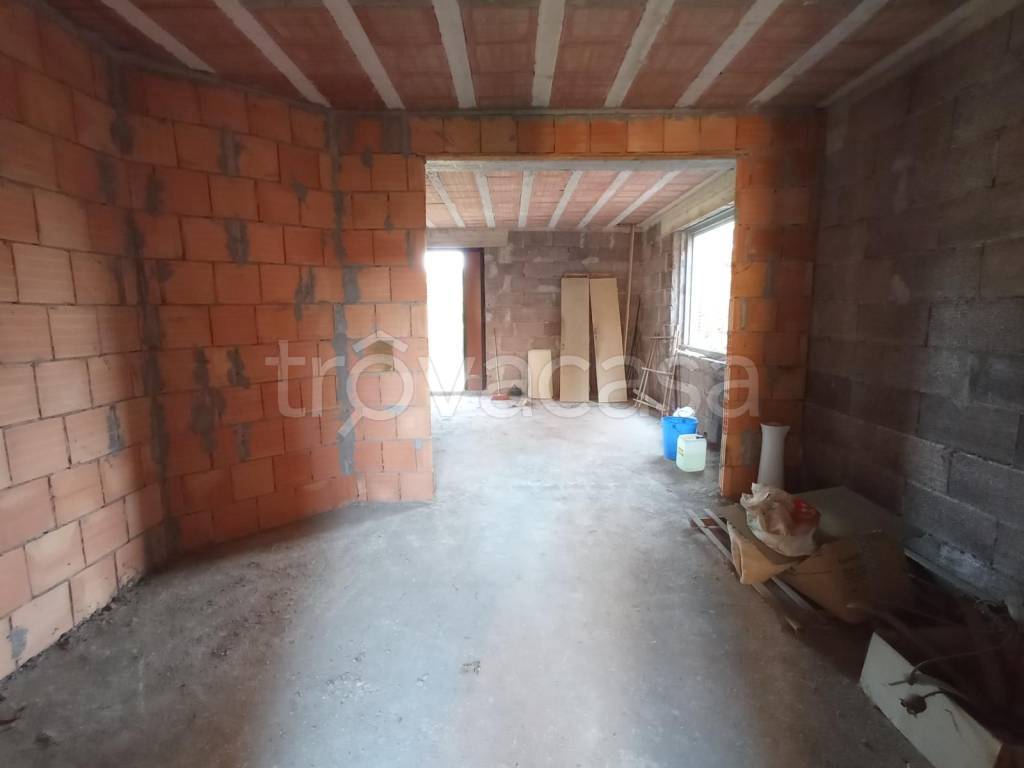 casa indipendente in vendita a Marta