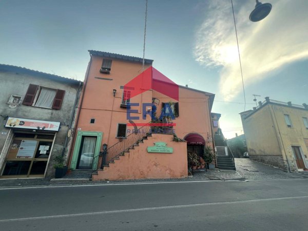 casa semindipendente in vendita a Marta