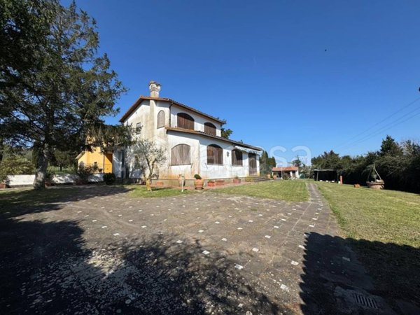 casa indipendente in vendita a Marta