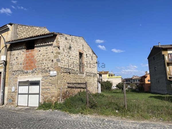 appartamento in vendita a Marta