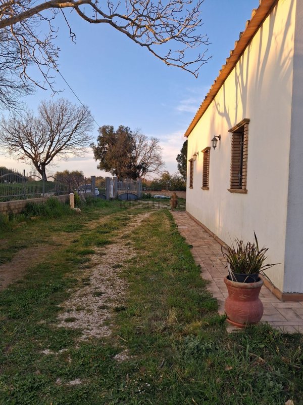 casale in vendita a Marta