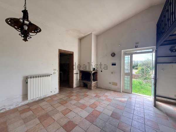 appartamento in vendita a Marta