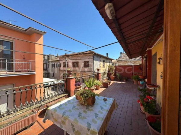 casa indipendente in vendita a Marta