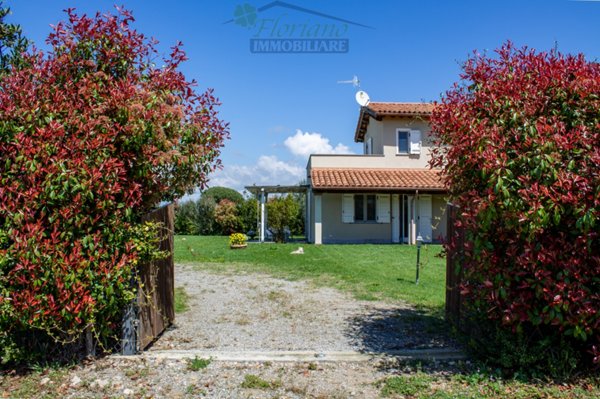 casa indipendente in vendita a Montalto di Castro in zona Pescia Romana