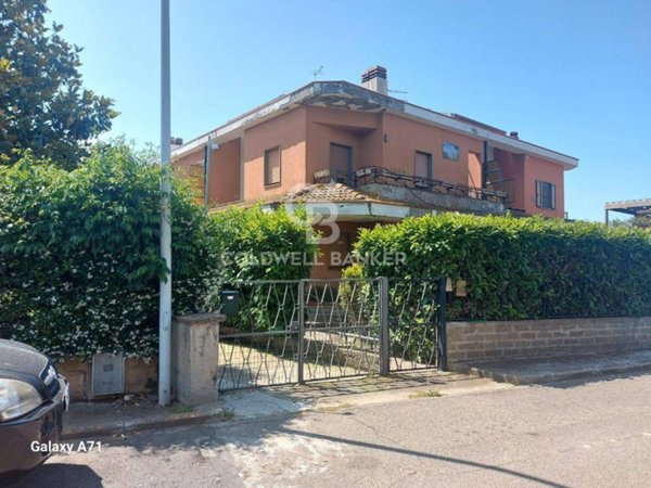 casa indipendente in vendita a Montalto di Castro