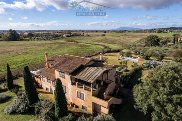 casa indipendente in vendita a Montalto di Castro