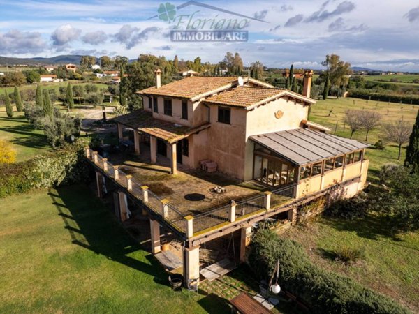casa indipendente in vendita a Montalto di Castro