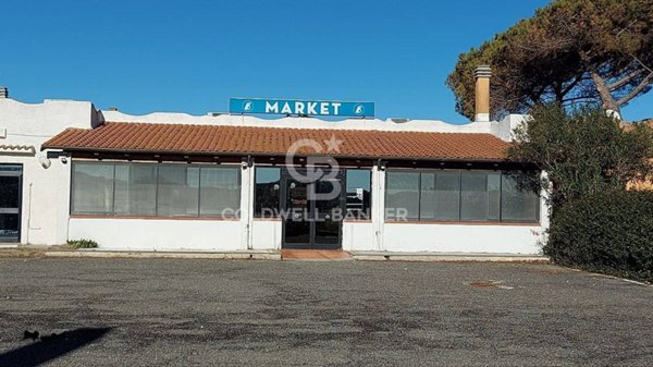 locale commerciale in vendita a Montalto di Castro in zona Montalto Marina
