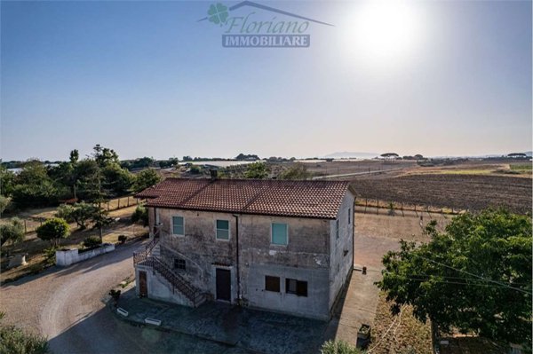 casa indipendente in vendita a Montalto di Castro in zona Pescia Romana