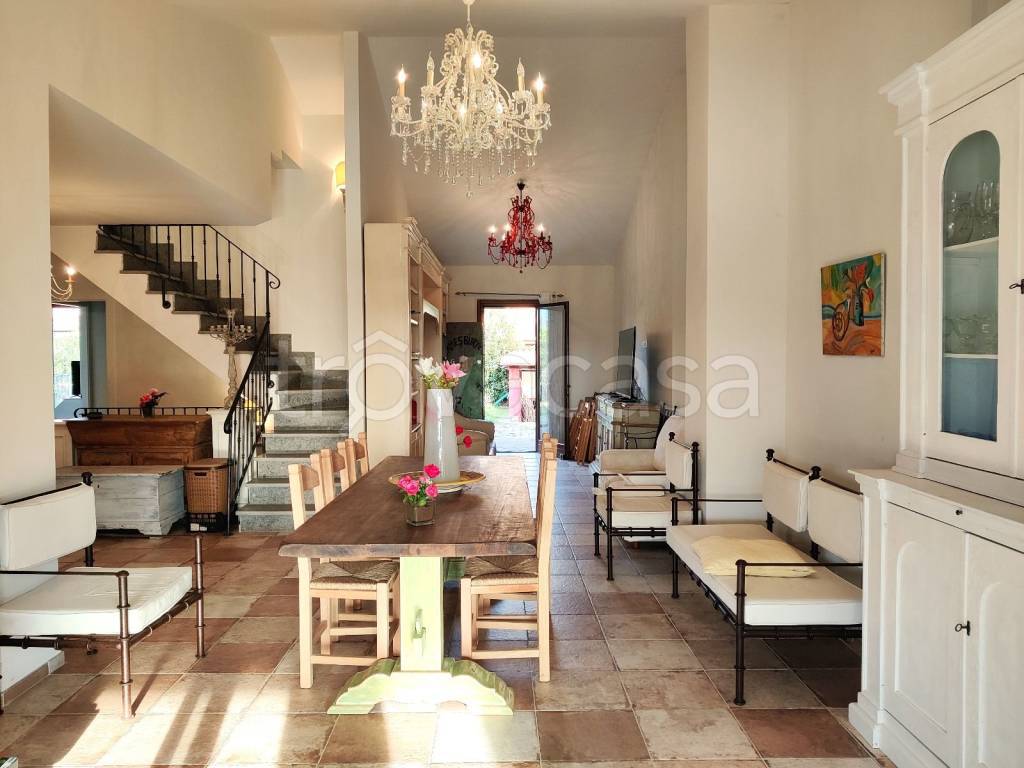 casa indipendente in vendita a Montalto di Castro