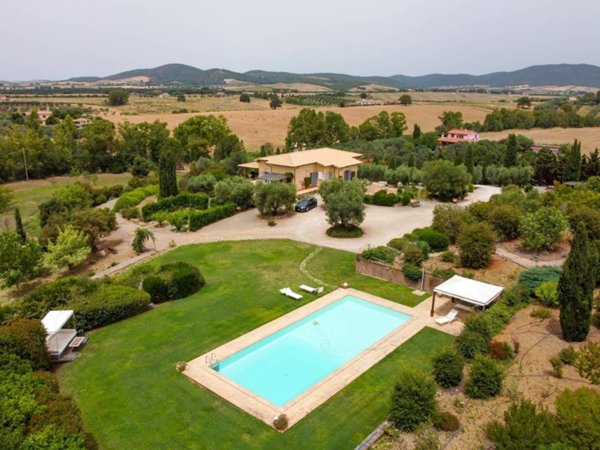 casa indipendente in vendita a Montalto di Castro in zona Pescia Romana