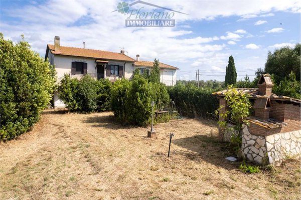 quadrivano in vendita a Montalto di Castro in zona Pescia Romana