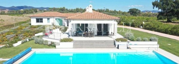 casa indipendente in vendita a Montalto di Castro