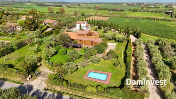 casa indipendente in vendita a Montalto di Castro in zona Pescia Romana