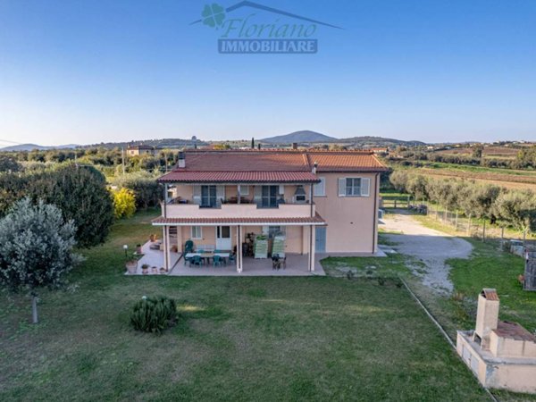 casa indipendente in vendita a Montalto di Castro in zona Pescia Romana