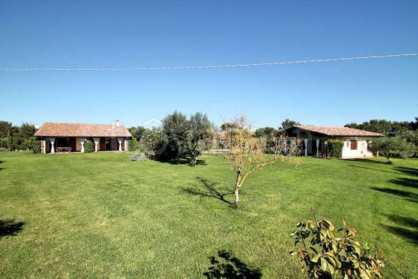 casa indipendente in vendita a Montalto di Castro in zona Pescia Romana