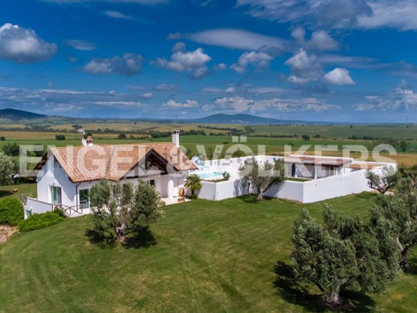 casa indipendente in vendita a Montalto di Castro in zona Pescia Romana