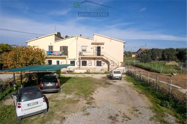 appartamento in vendita a Montalto di Castro in zona Pescia Romana