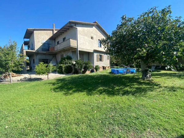 casa indipendente in vendita a Montalto di Castro in zona Pescia Romana