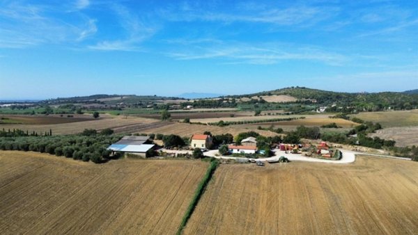 casa indipendente in vendita a Montalto di Castro