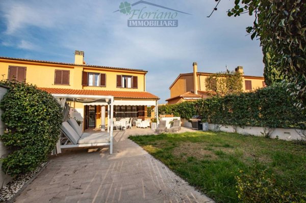 casa indipendente in vendita a Montalto di Castro