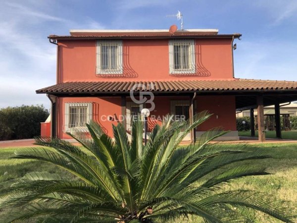 casa indipendente in vendita a Montalto di Castro