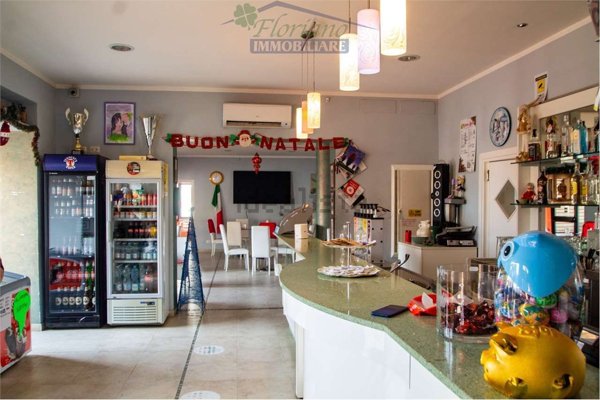 negozio in vendita a Montalto di Castro in zona Pescia Romana
