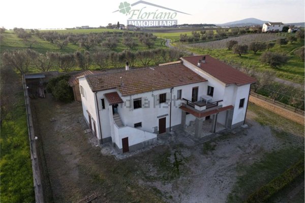 casa indipendente in vendita a Montalto di Castro in zona Pescia Romana