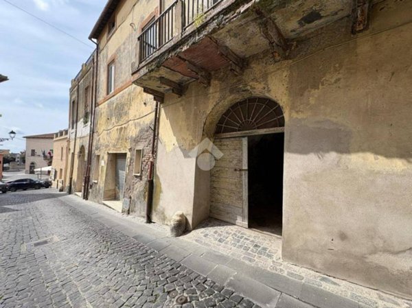locale di sgombero in vendita a Montalto di Castro