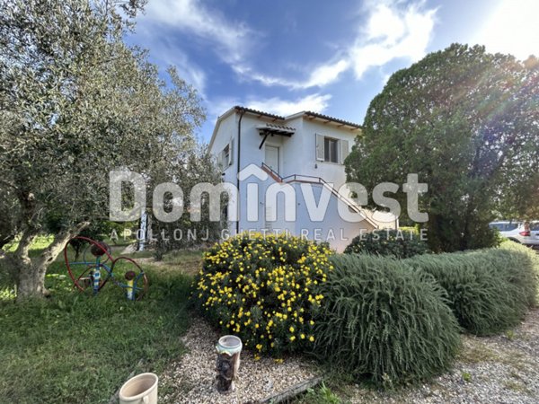 casa indipendente in vendita a Montalto di Castro in zona Pescia Romana