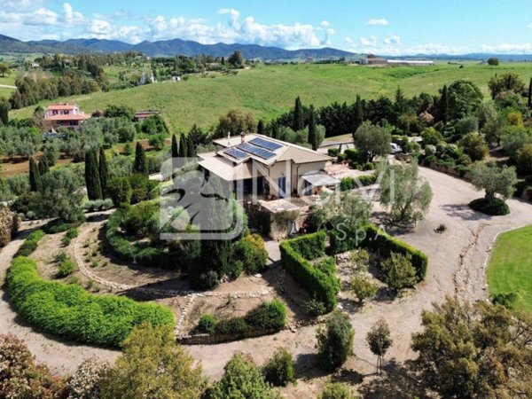 casa indipendente in vendita a Montalto di Castro in zona Pescia Romana