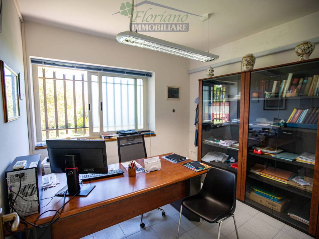 ufficio in vendita a Montalto di Castro in zona Pescia Romana