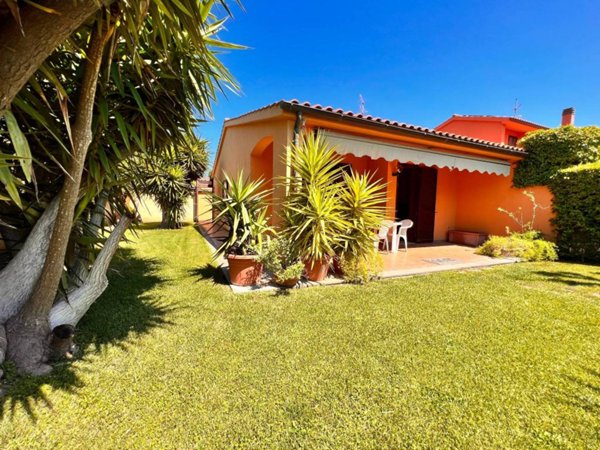 casa indipendente in vendita a Montalto di Castro