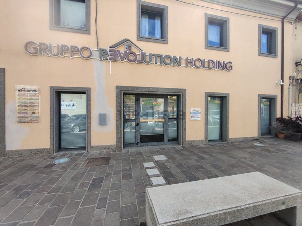 locale commerciale in vendita a Montalto di Castro