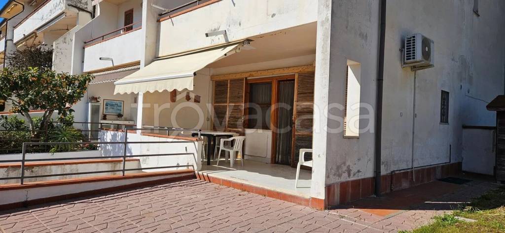 casa indipendente in vendita a Montalto di Castro in zona Montalto Marina