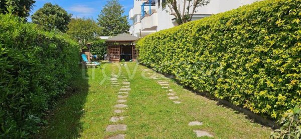 casa indipendente in vendita a Montalto di Castro in zona Montalto Marina