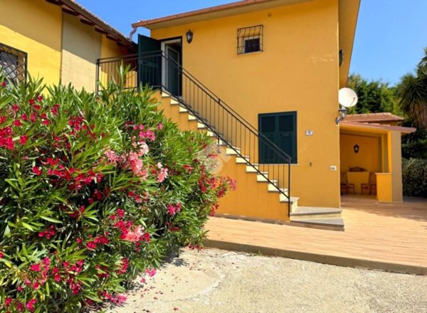 casa indipendente in vendita a Montalto di Castro in zona Pescia Romana