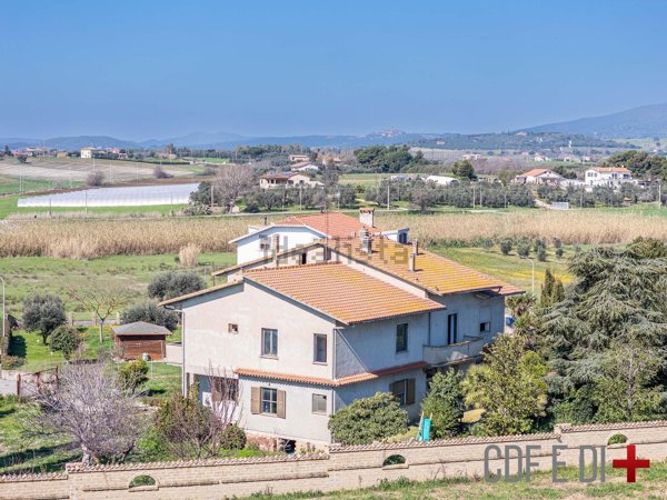 casa indipendente in vendita a Montalto di Castro in zona Pescia Romana