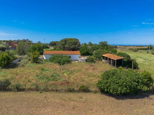 casa indipendente in vendita a Montalto di Castro